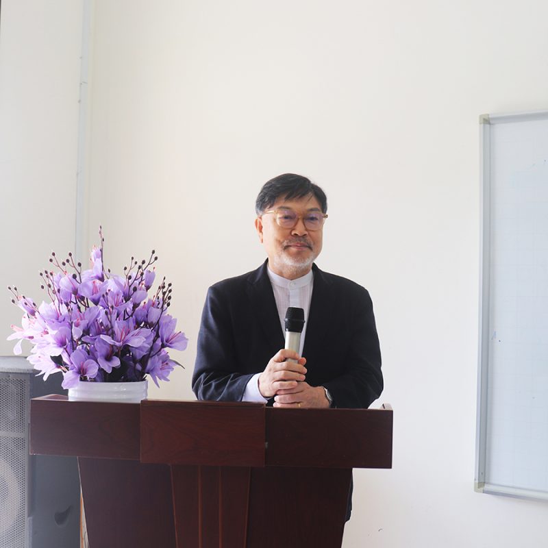 ông Cho Dang Ho – Chủ tịch Làng Hoa sen quốc tế Hàn Quốc tại Việt Nam phát biểu tại buổi Lễ